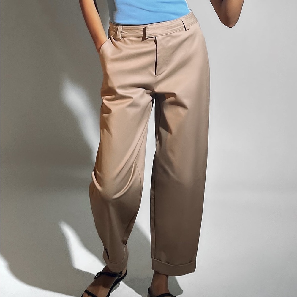 NWT. Zara chino pants. Size 28 (US 6). Mid-camel color.